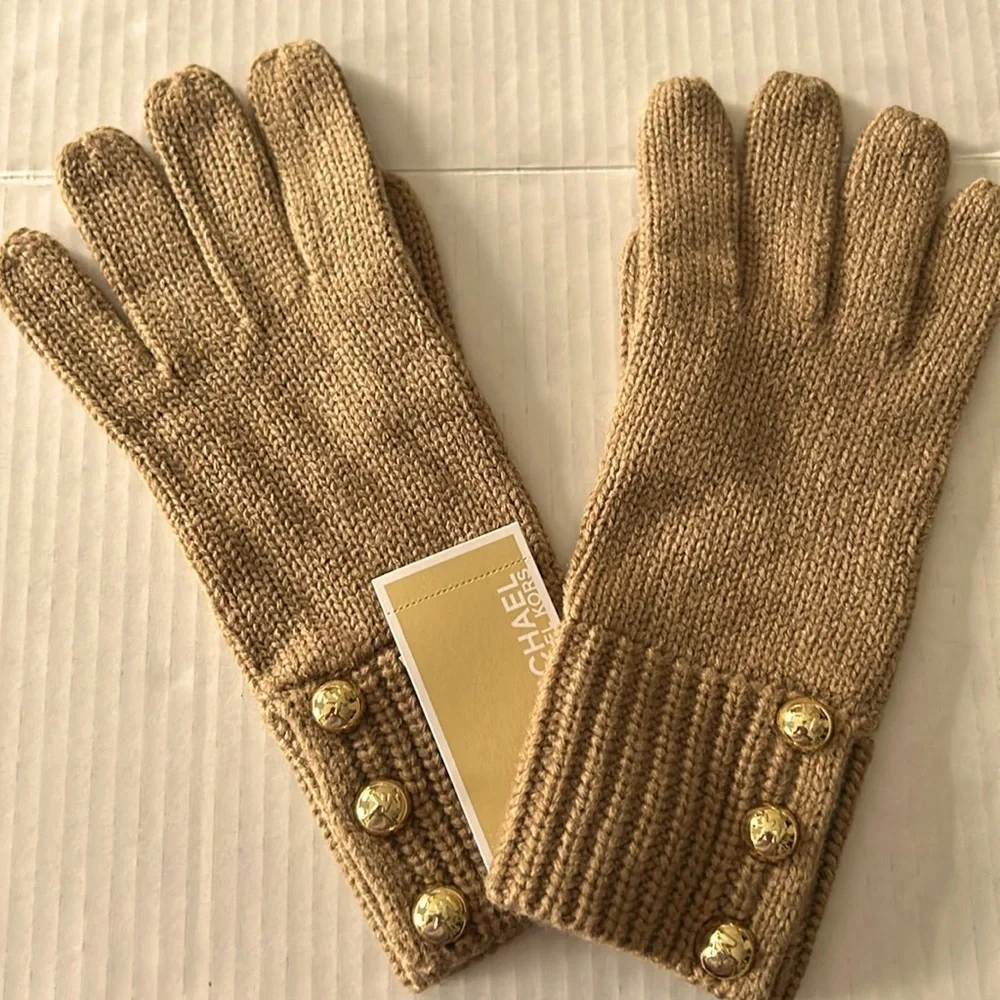 𝅺MICHAEL KORS logo Dome-Button Gloves NWT